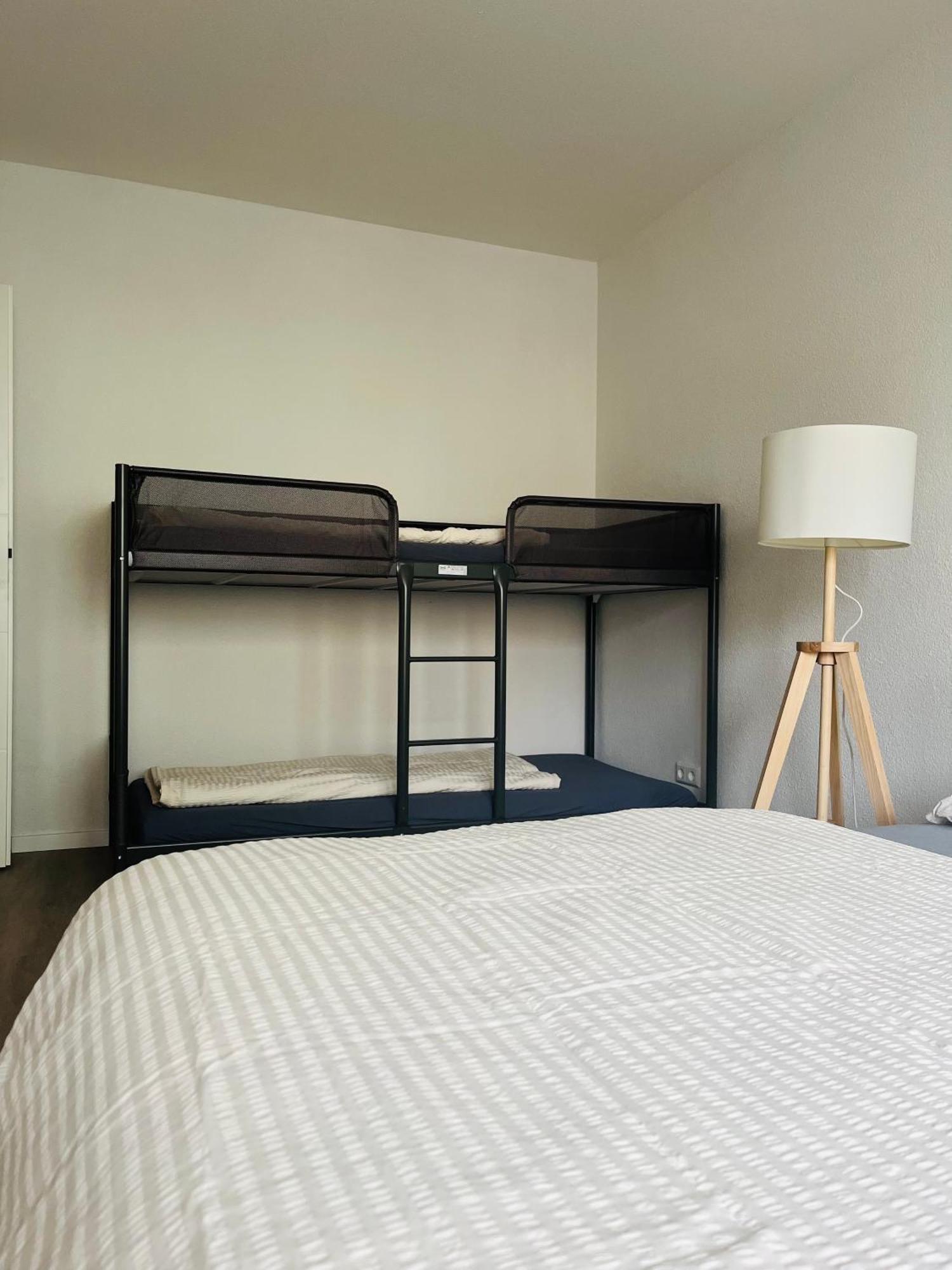 Black Forest City Apartment Mit Kostenlosem Parkplatz Freiburg im Breisgau Exterior photo